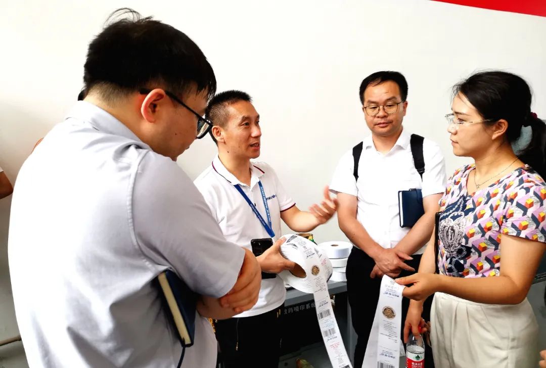 接待东莞松山湖科教局向导来我司工厂视察，，，指导事情！！